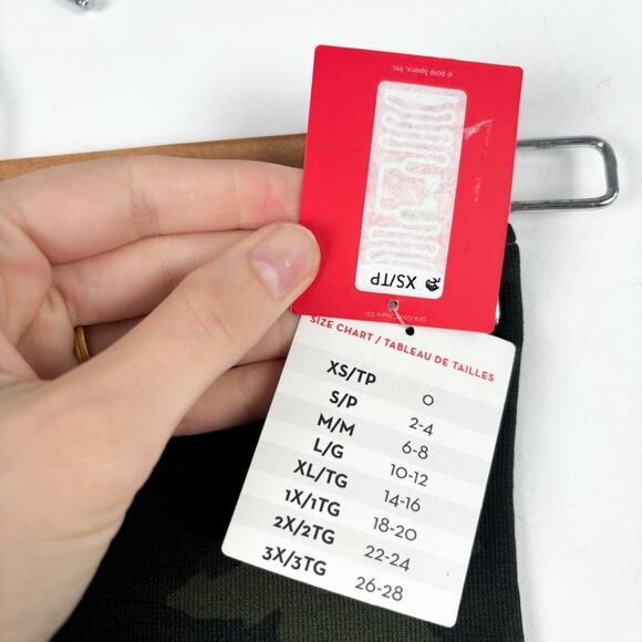 NWT‎ Spanx Look at Me Now Green Camo Leggings - Picture 4 of 5